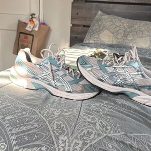 ASICS Women's Light Blue and Gray Sneakers